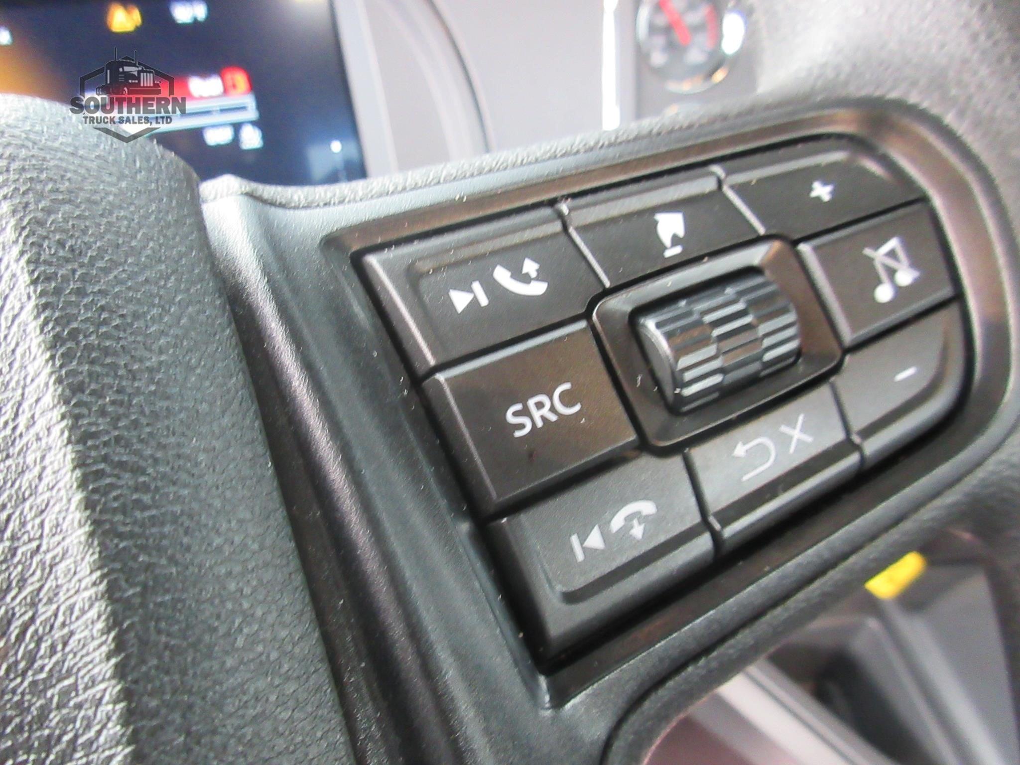 2025 KENWORTH T880