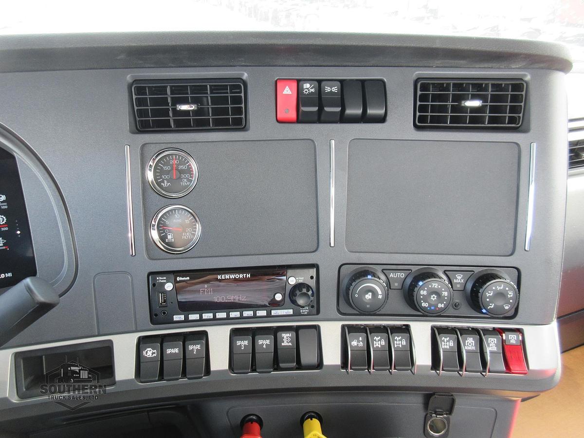 Used 2025 KENWORTH T880
