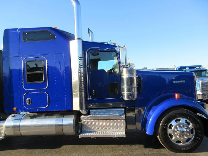 Used 2019 KENWORTH W900