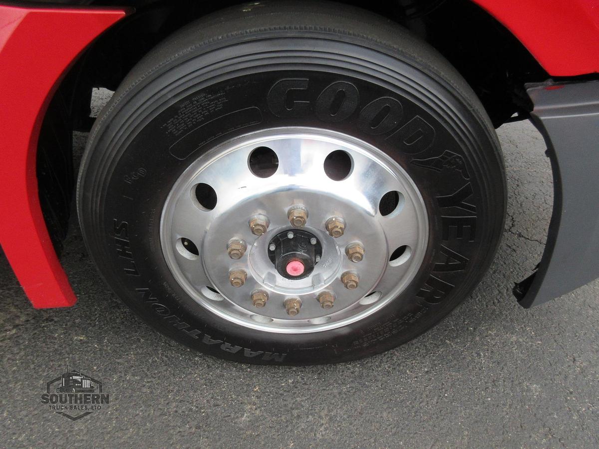 Used 2019 FREIGHTLINER CASCADIA 126