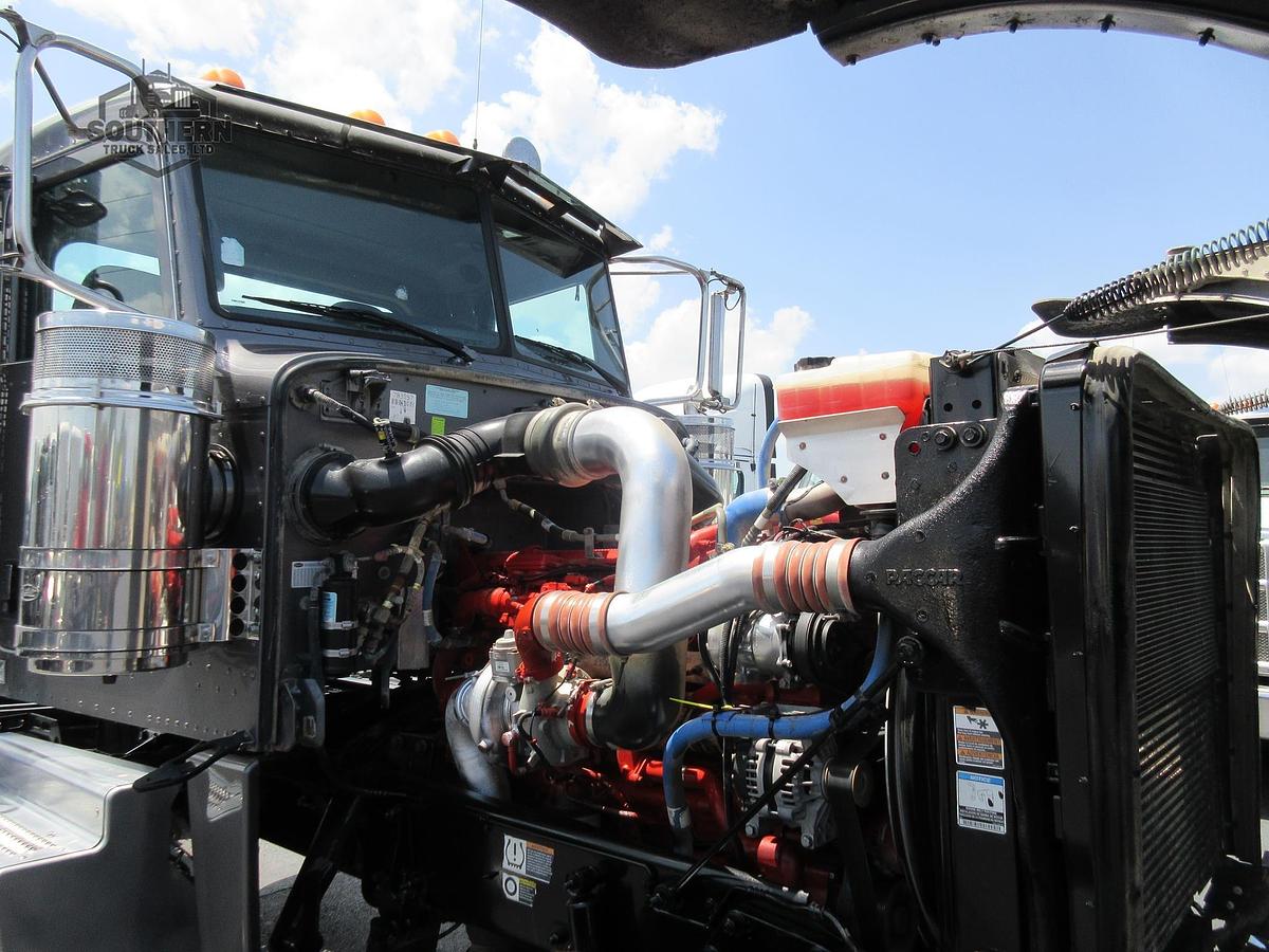Used 2022 PETERBILT 389