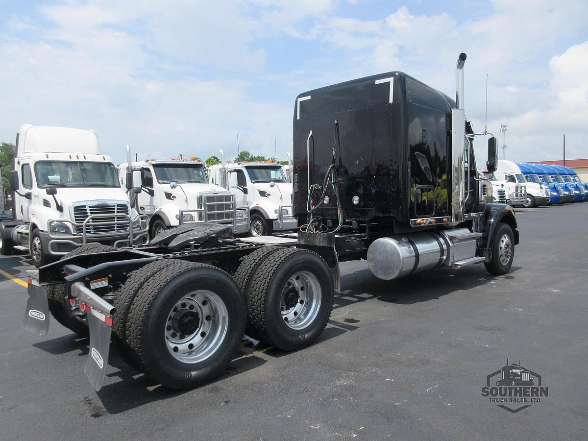Used 2023 FREIGHTLINER CORONADO 122 SD