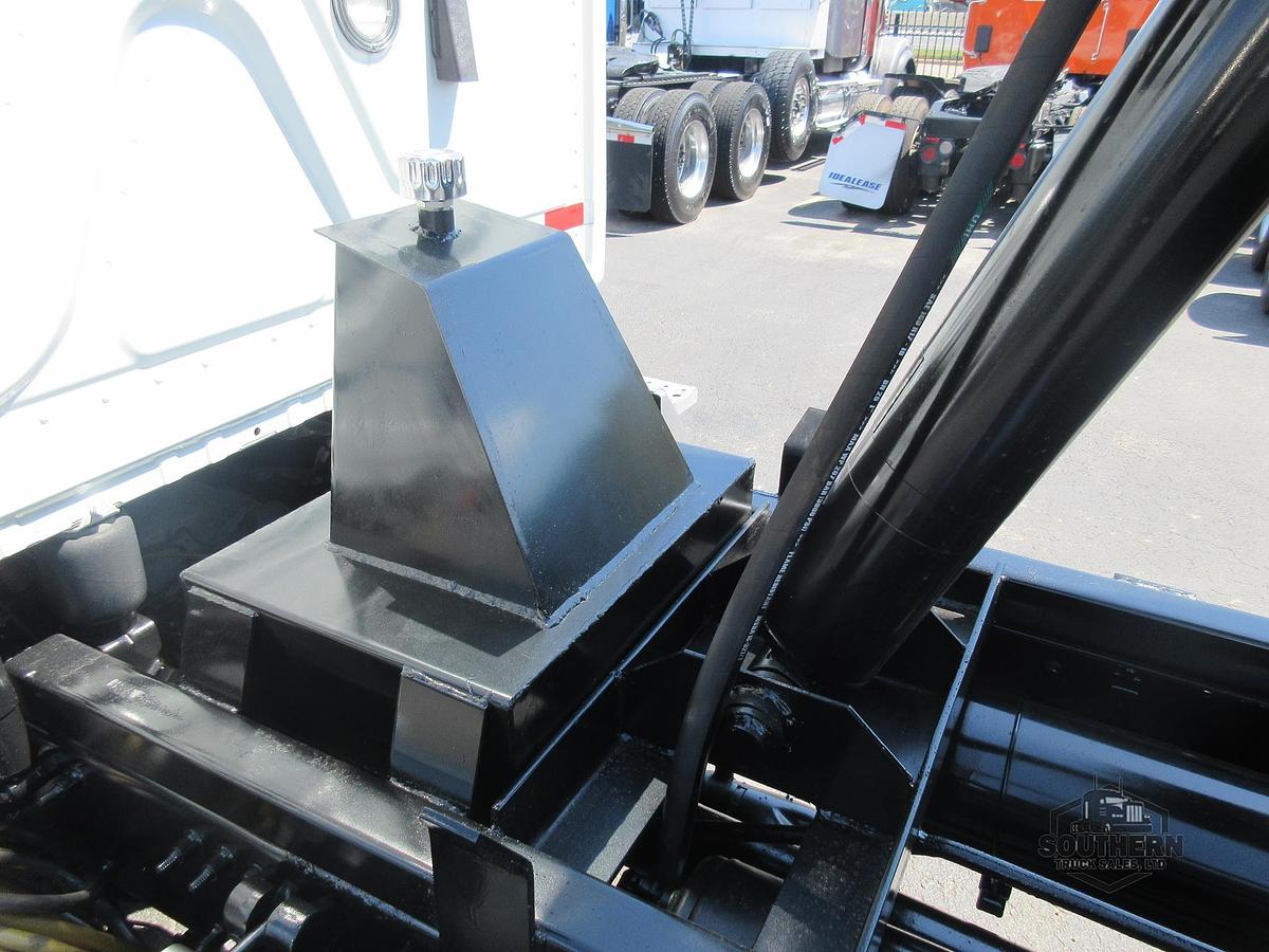 Used 2019 FREIGHTLINER CASCADIA 113