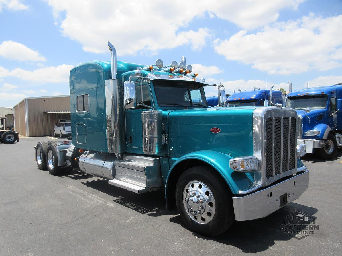 Used 2022 PETERBILT 389