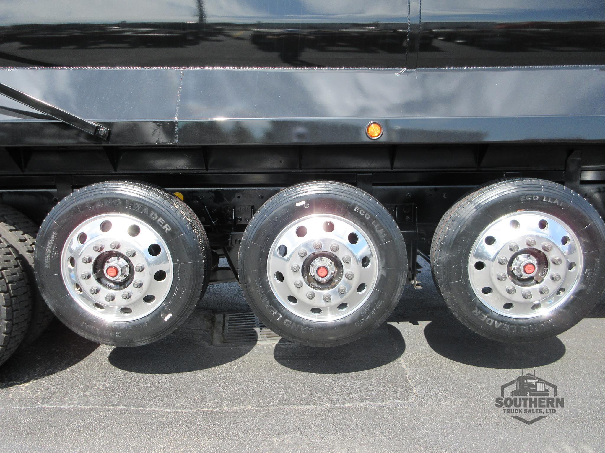 2025 KENWORTH T880