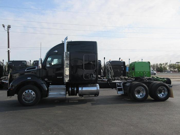 Used 2021 KENWORTH T880