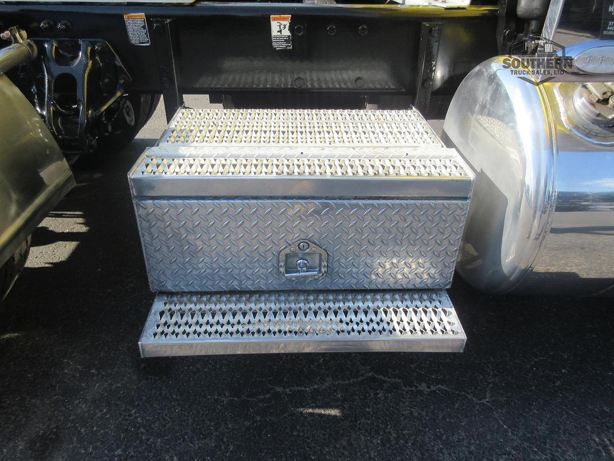 Used 2019 PETERBILT 389