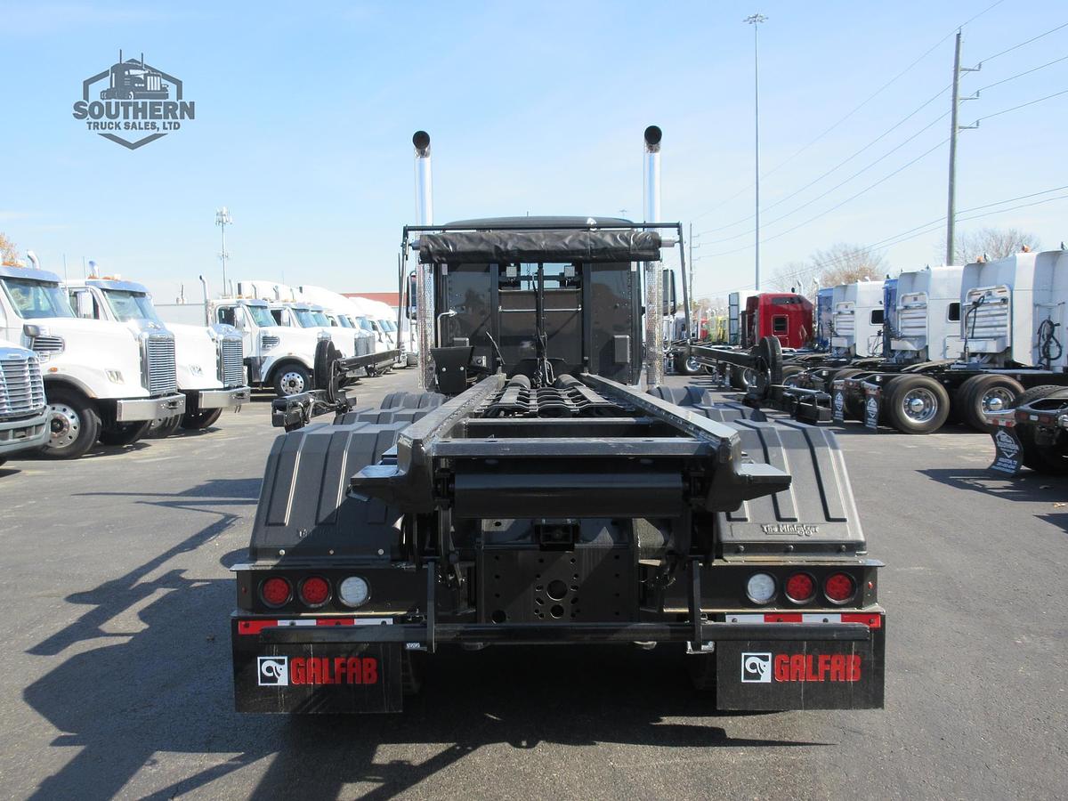 Used 2025 PETERBILT 567