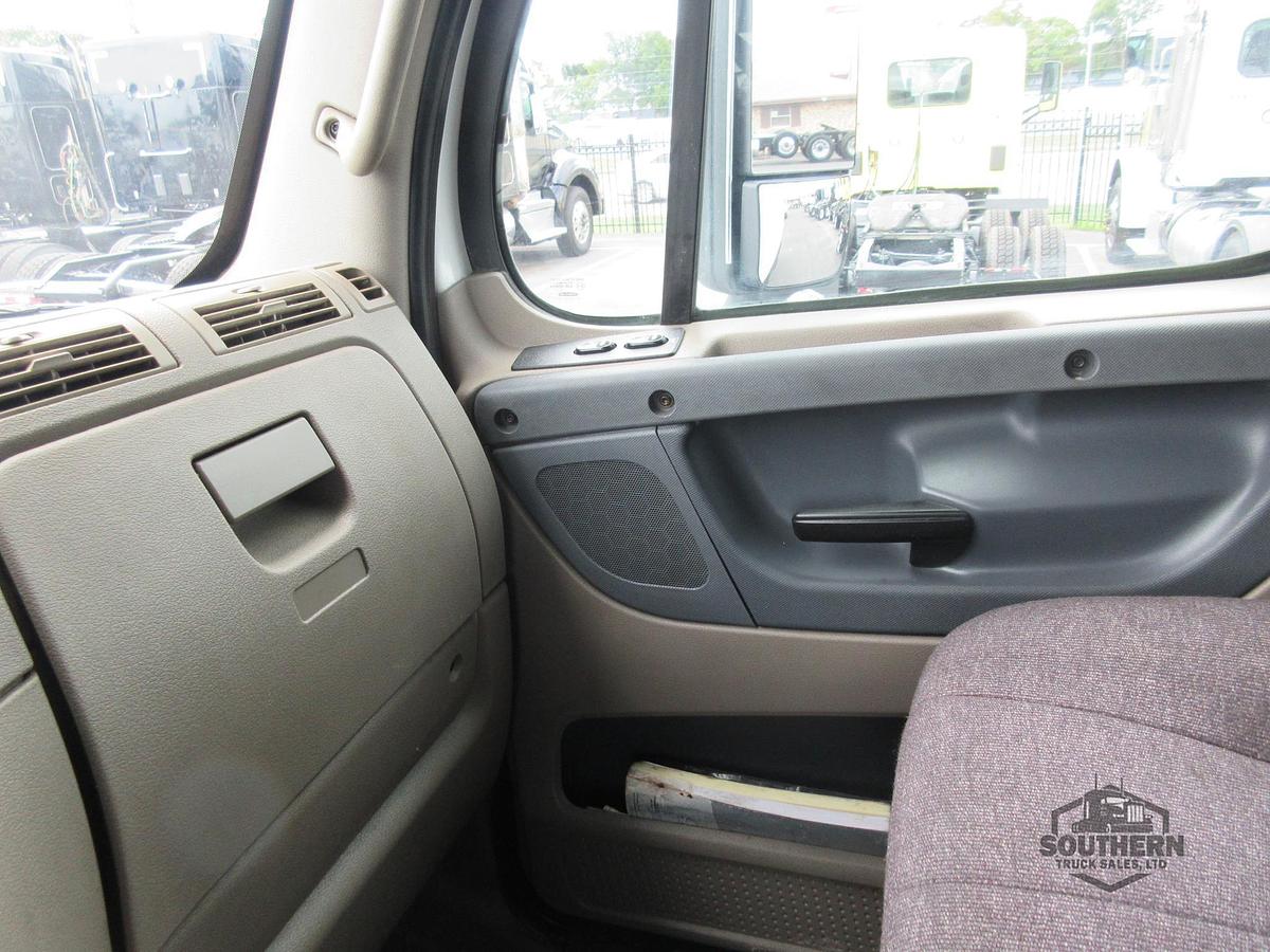 Used 2019 FREIGHTLINER CASCADIA 125