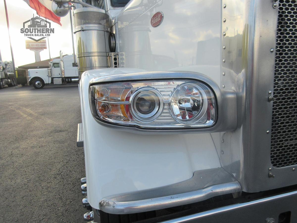 Used 2018 PETERBILT 389