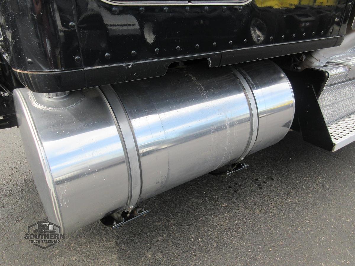 Used 2021 KENWORTH T880