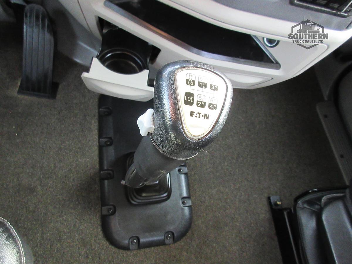 Used 2020 PETERBILT 567