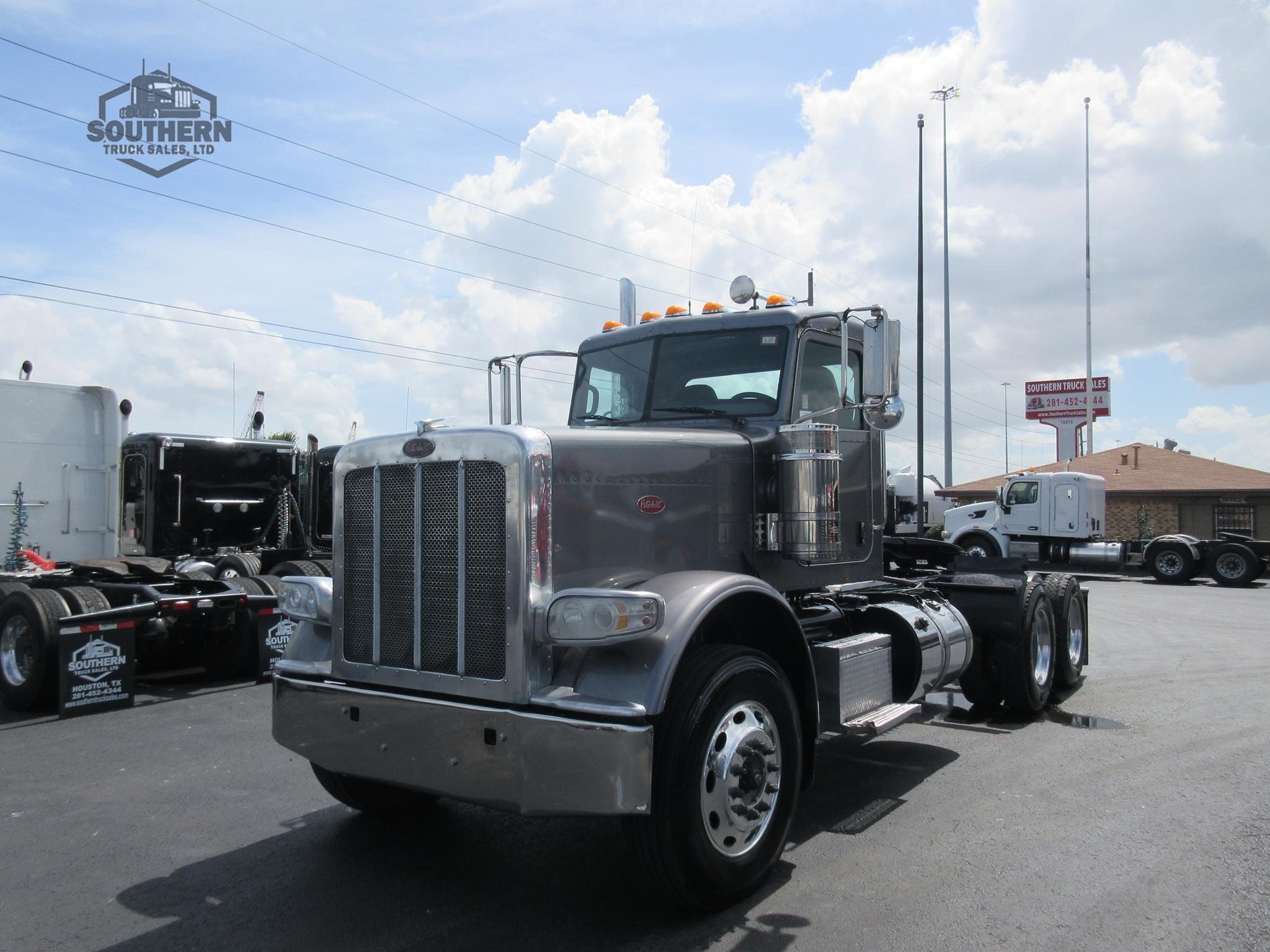 Used 2022 PETERBILT 389