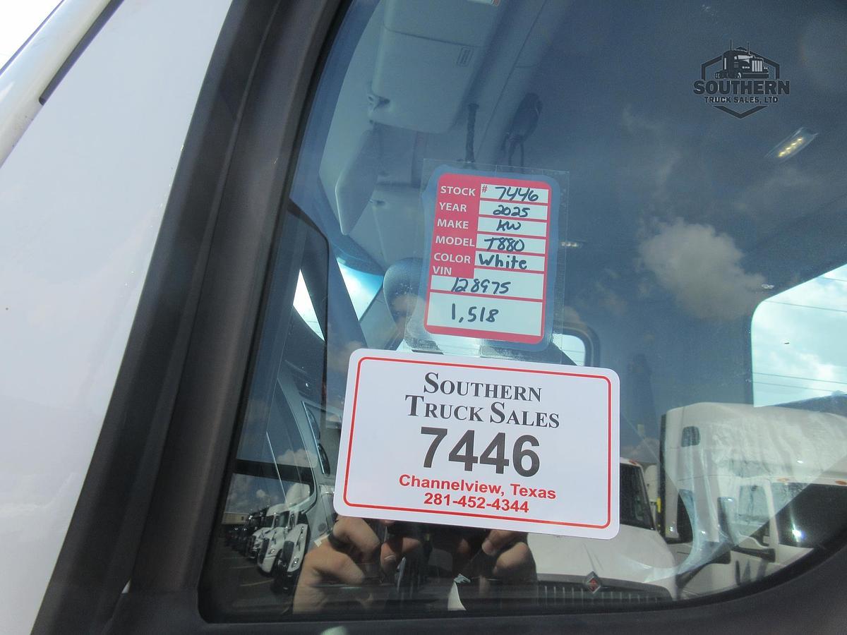 Used 2025 KENWORTH T880