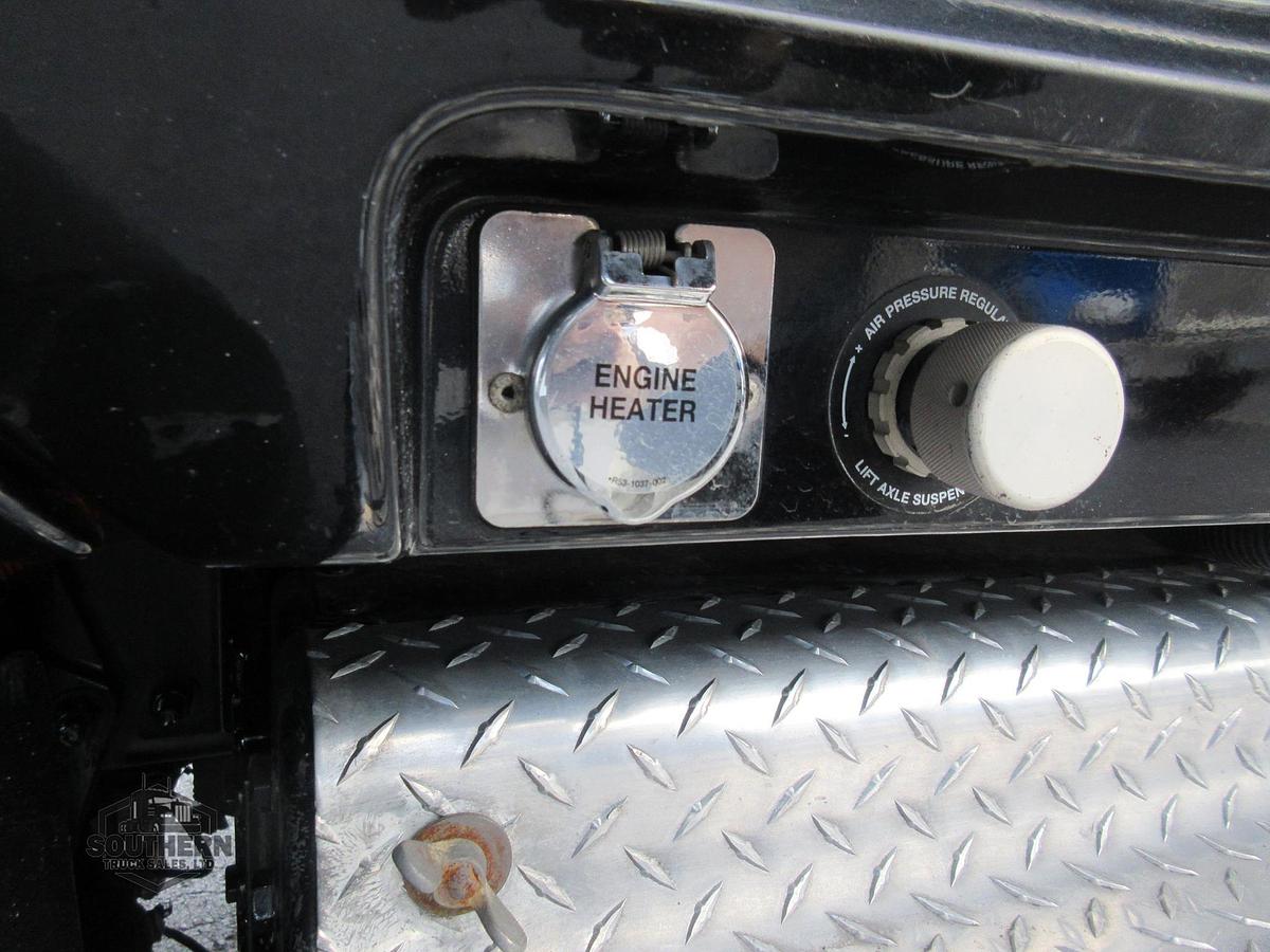 Used 2023 KENWORTH T880