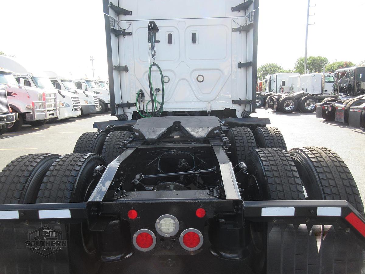 Used 2022 FREIGHTLINER CASCADIA 116
