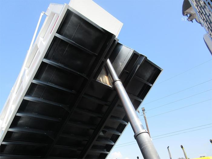 Used 2013 PETERBILT 365