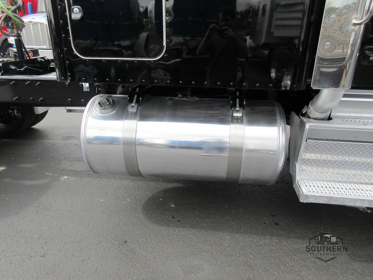 Used 2023 PETERBILT 567