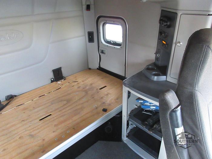 Used 2020 PETERBILT 567