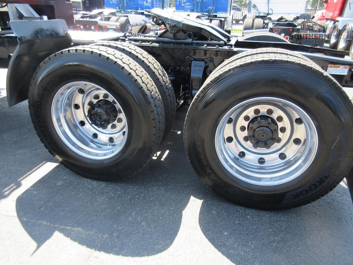 Used 2020 FREIGHTLINER 122SD