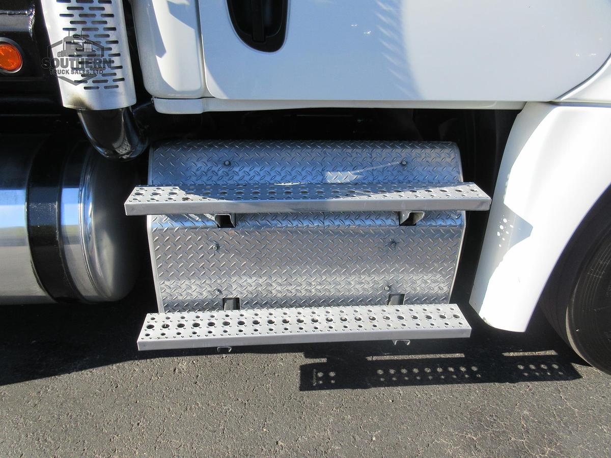 Used 2017 FREIGHTLINER CASCADIA 125