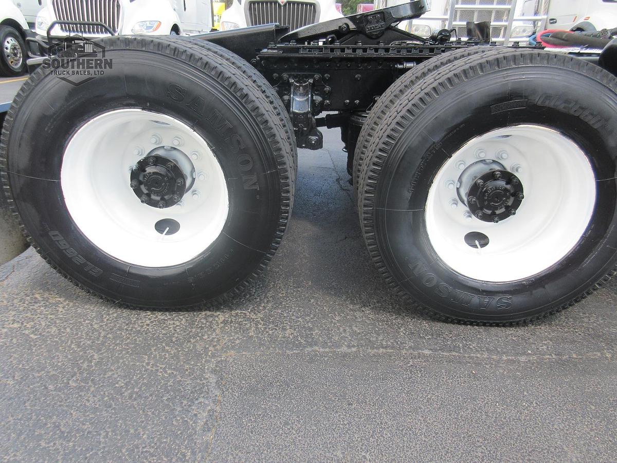 Used 2014 MACK PINNACLE CXU613