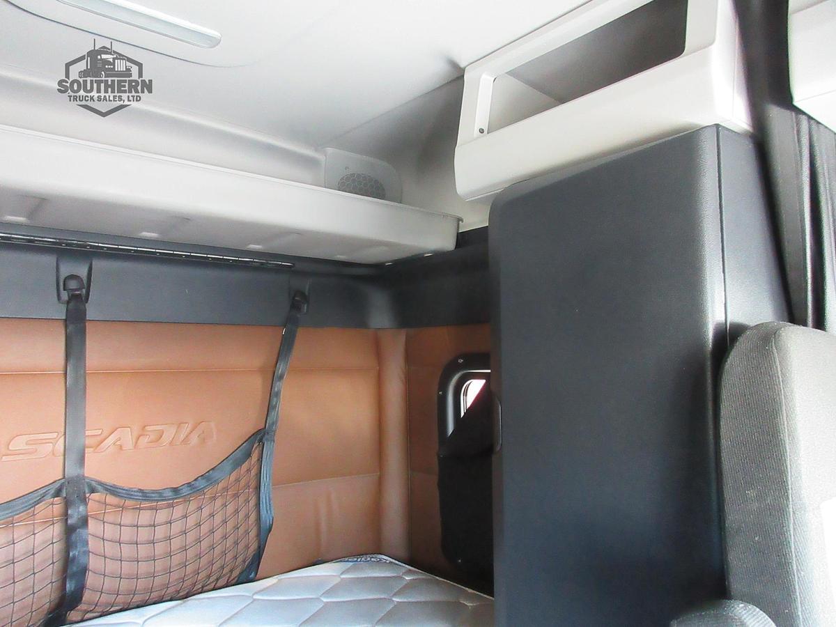 Used 2020 FREIGHTLINER CASCADIA 126