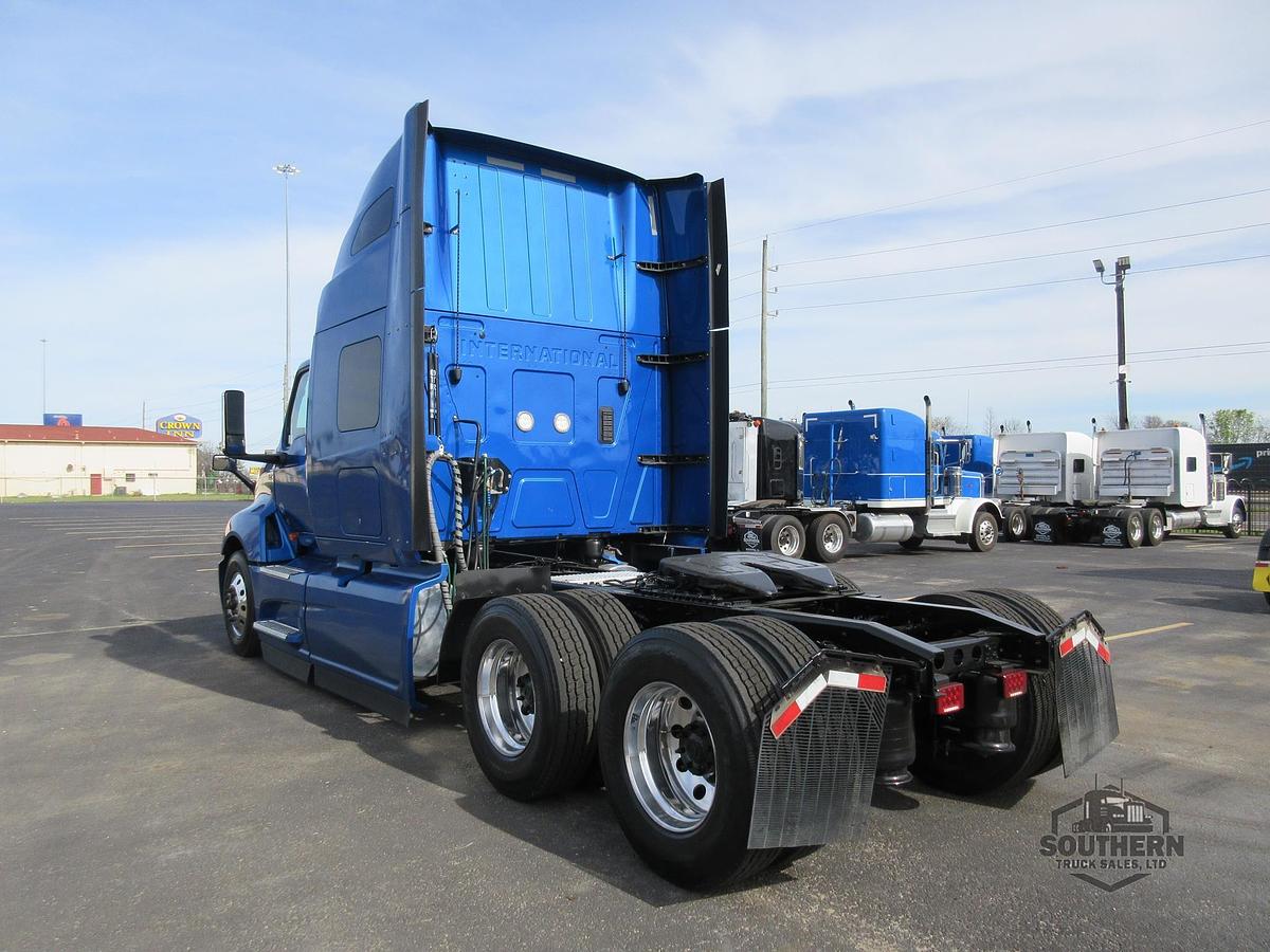 Used 2021 INTERNATIONAL LT