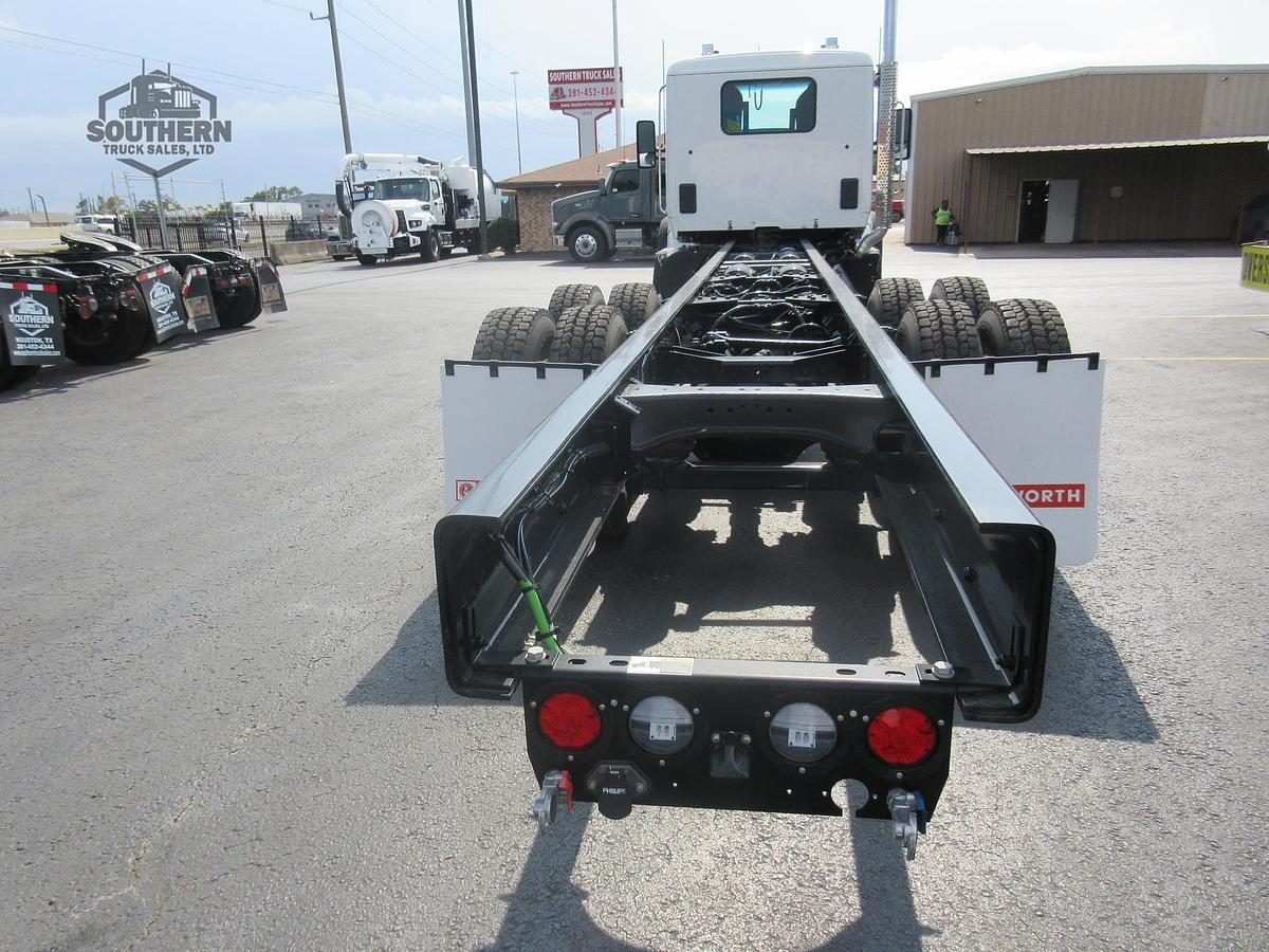 2024 KENWORTH T880