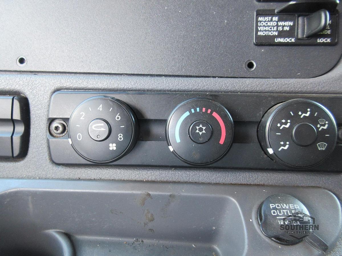 Used 2018 FREIGHTLINER CASCADIA 113