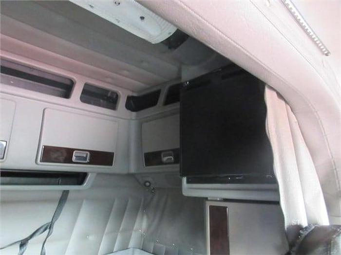 Used 2015 PETERBILT 389