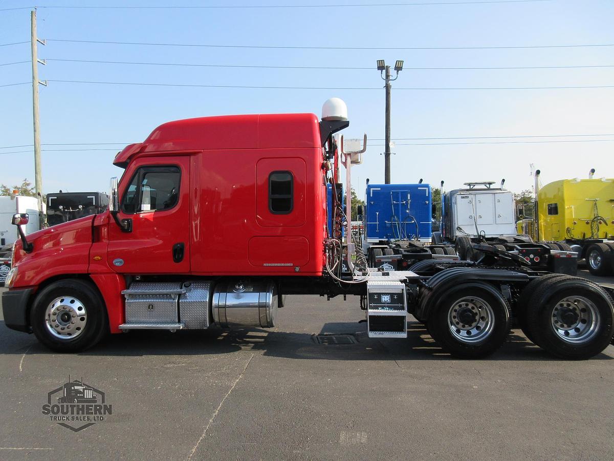 Used 2018 FREIGHTLINER CASCADIA 125