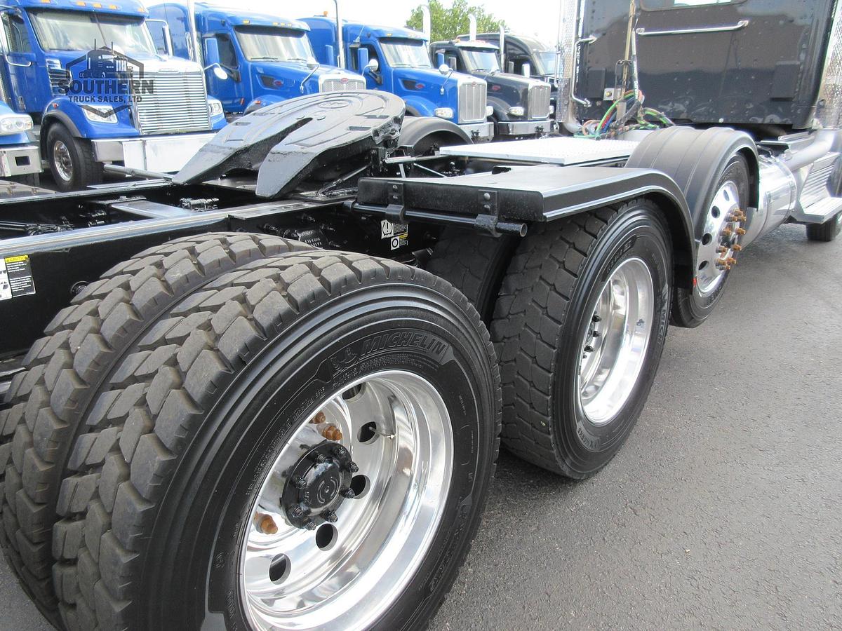 Used 2025 PETERBILT 567