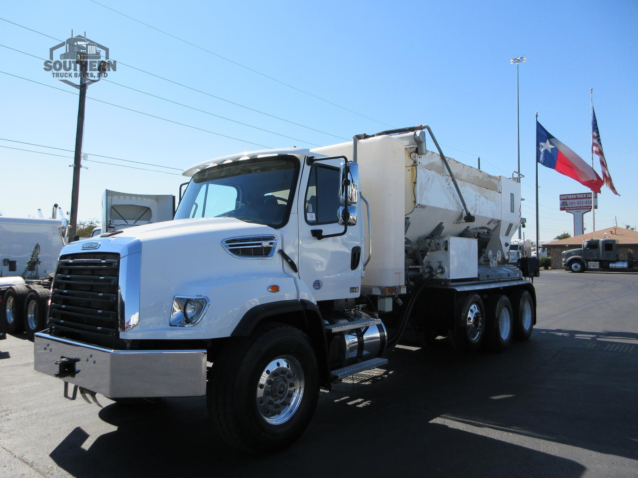 Used 2022 FREIGHTLINER 114SD