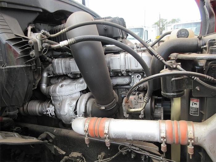 Used 2019 FREIGHTLINER CASCADIA 126