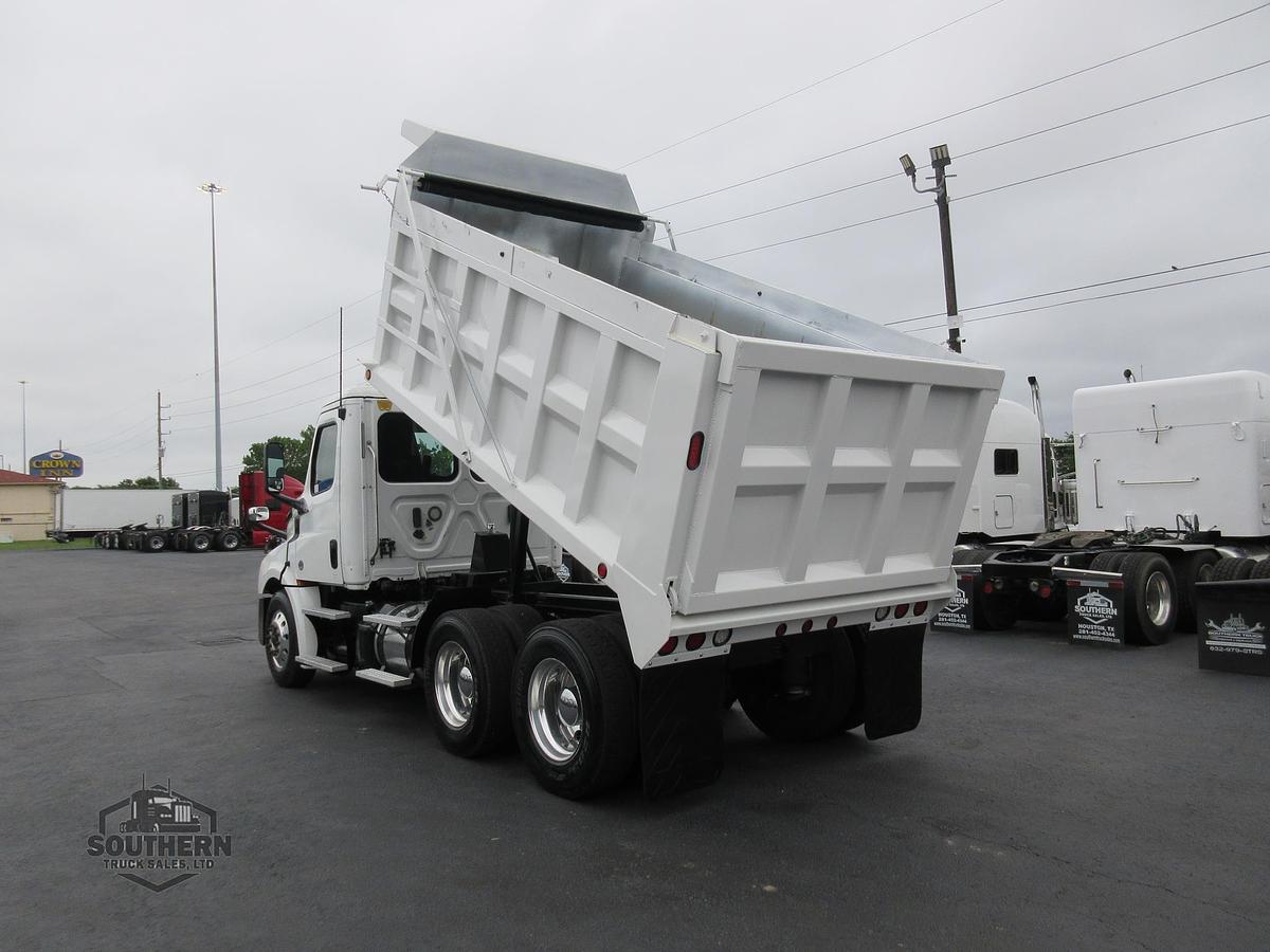 Used 2019 FREIGHTLINER CASCADIA 126