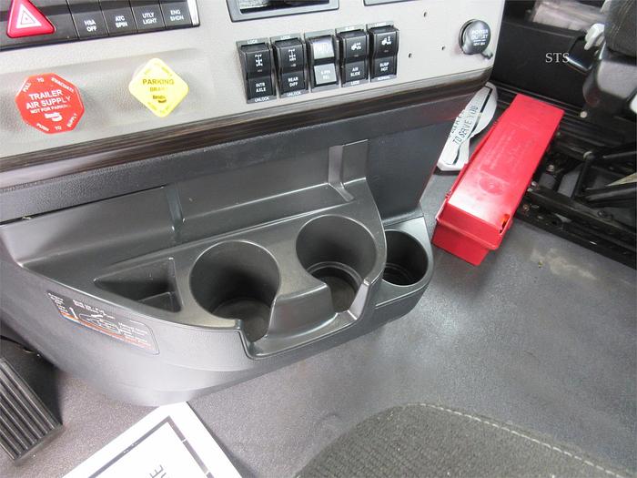 Used 2019 FREIGHTLINER CASCADIA 126