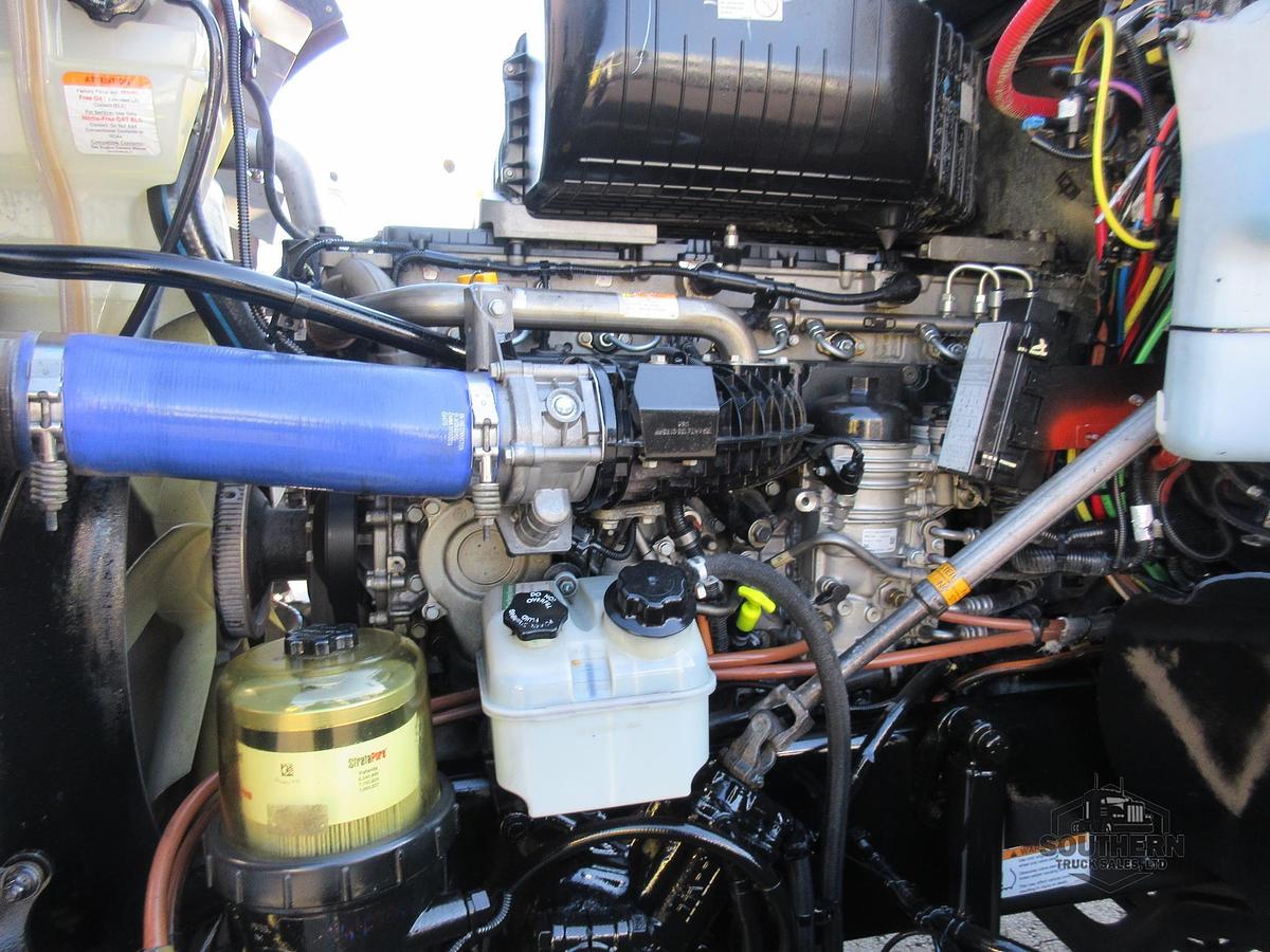 Used 2021 FREIGHTLINER CORONADO 122 SD