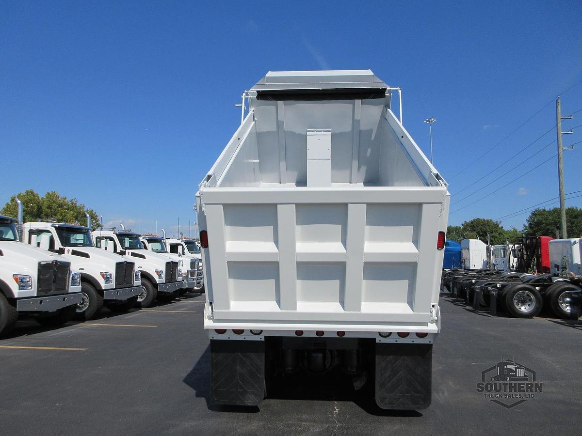 Used 2021 FREIGHTLINER CASCADIA 116