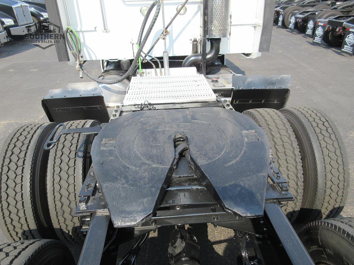 Used 2015 PETERBILT 386