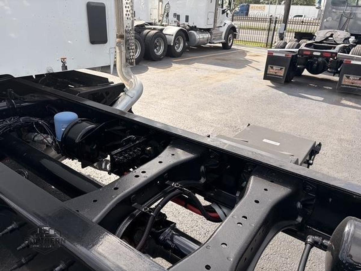 Used 2025 KENWORTH T880