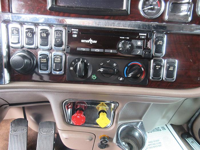 Used 2017 PETERBILT 389