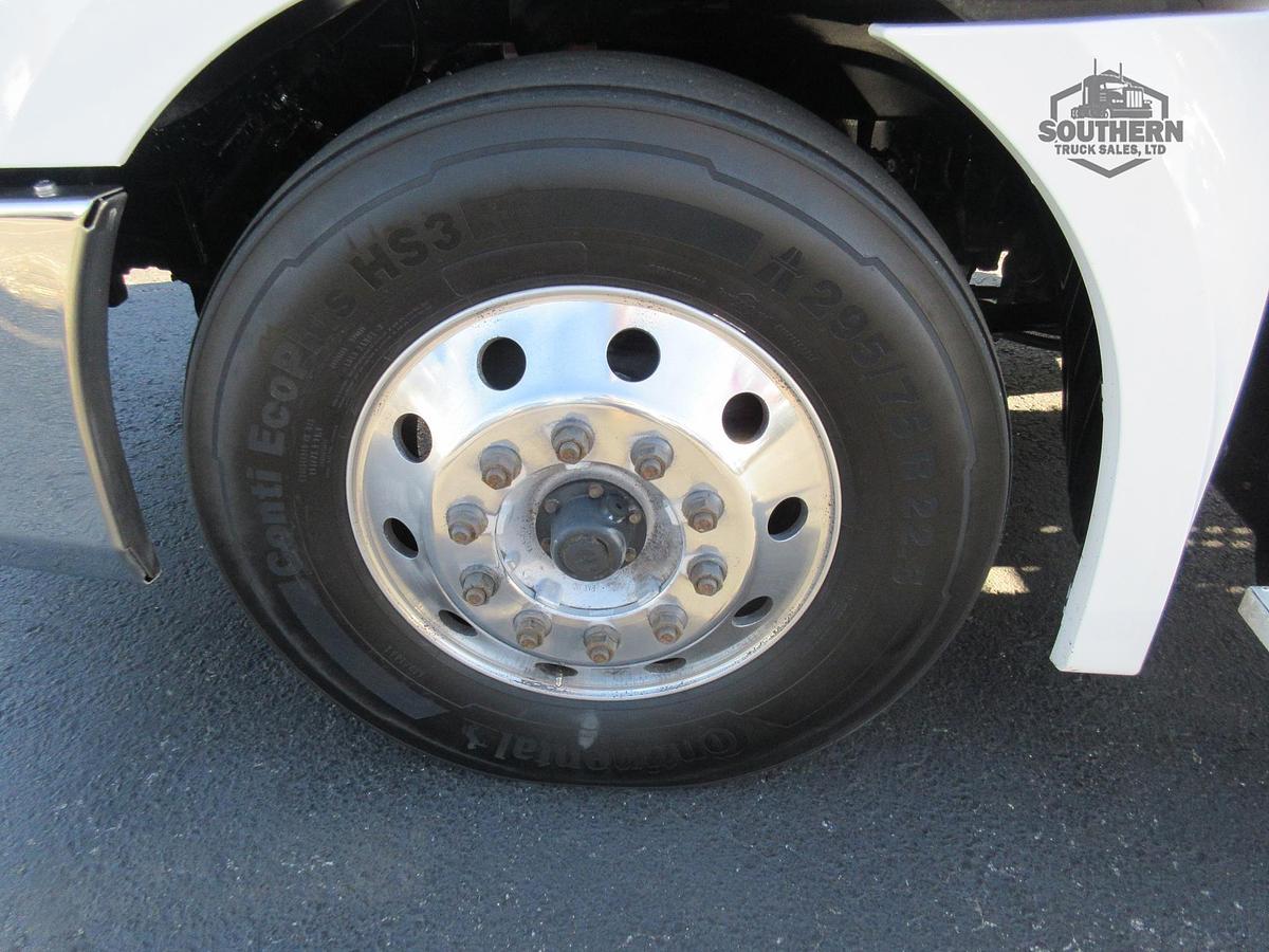 Used 2019 FREIGHTLINER CASCADIA 126