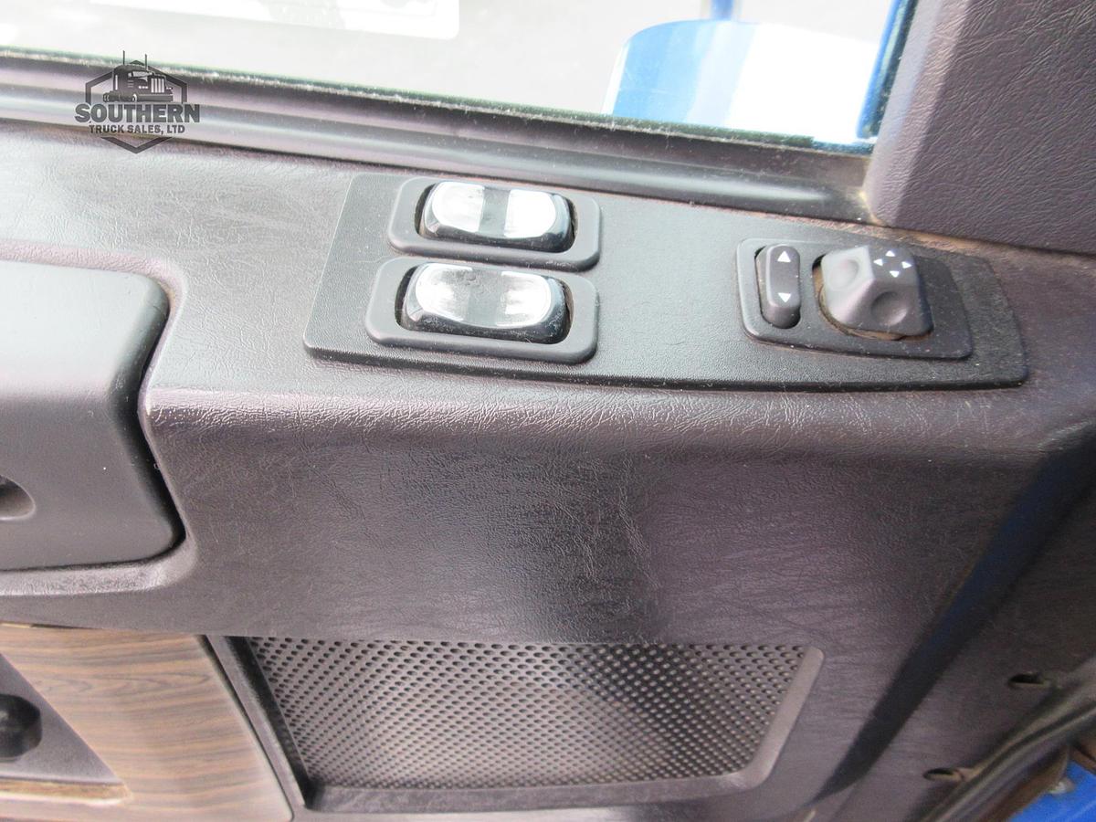 Used 2015 FREIGHTLINER CORONADO 122 SD