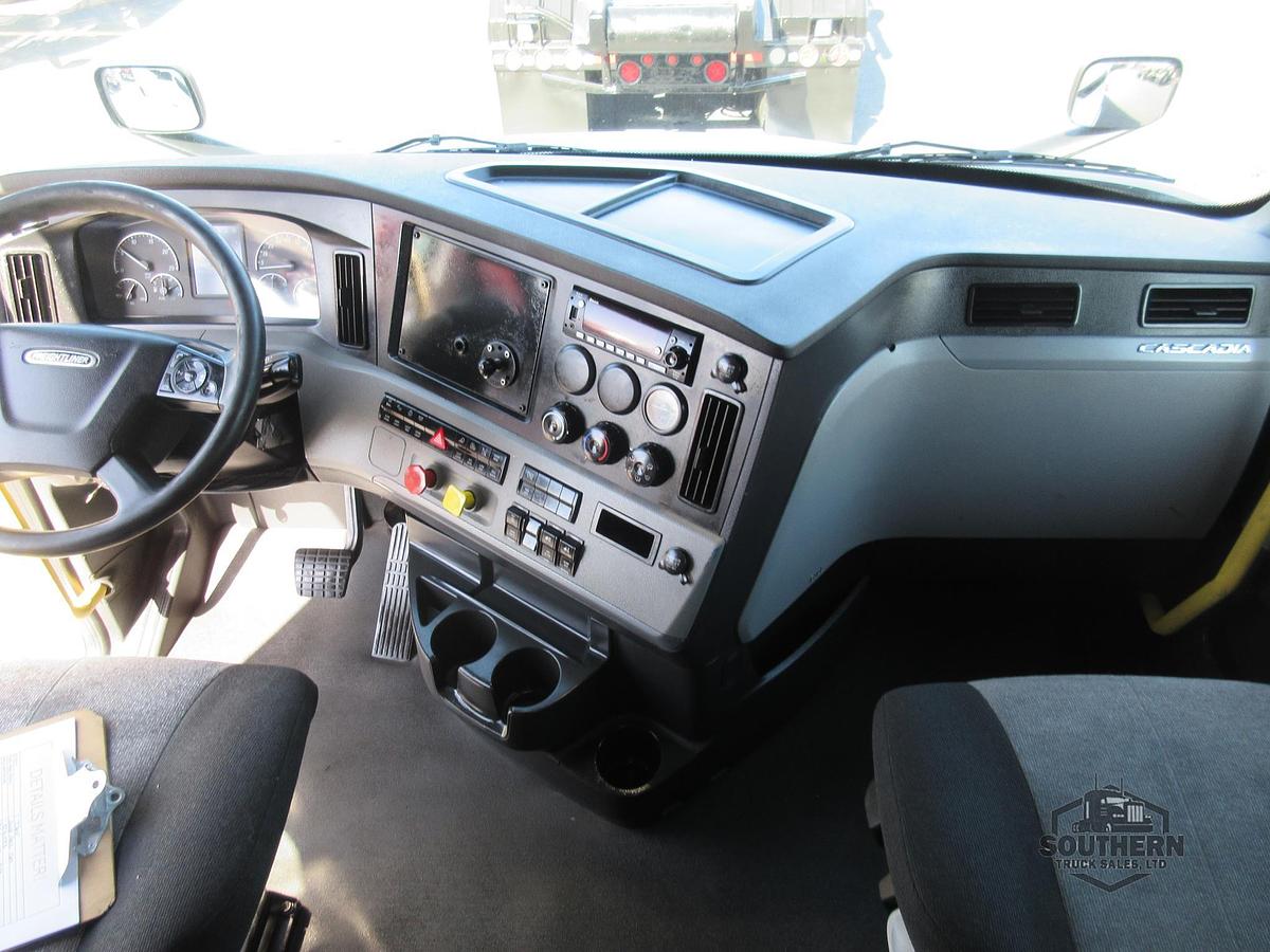 Used 2022 FREIGHTLINER CASCADIA 116