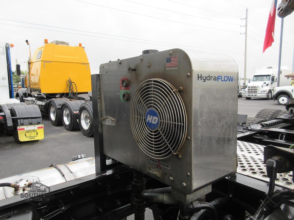 Used 2023 KENWORTH T880