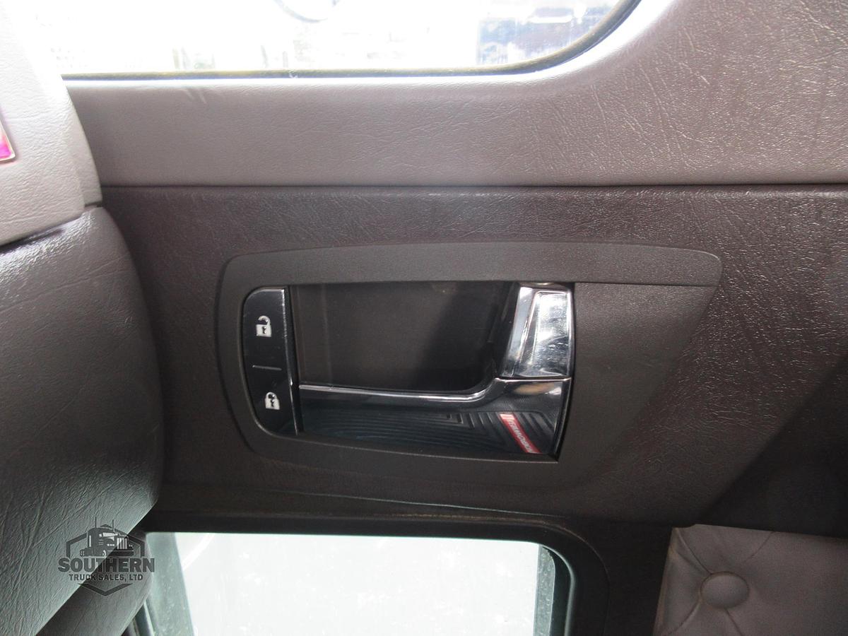 Used 2023 KENWORTH W900