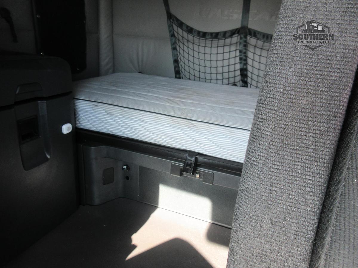 Used 2022 FREIGHTLINER CASCADIA 116