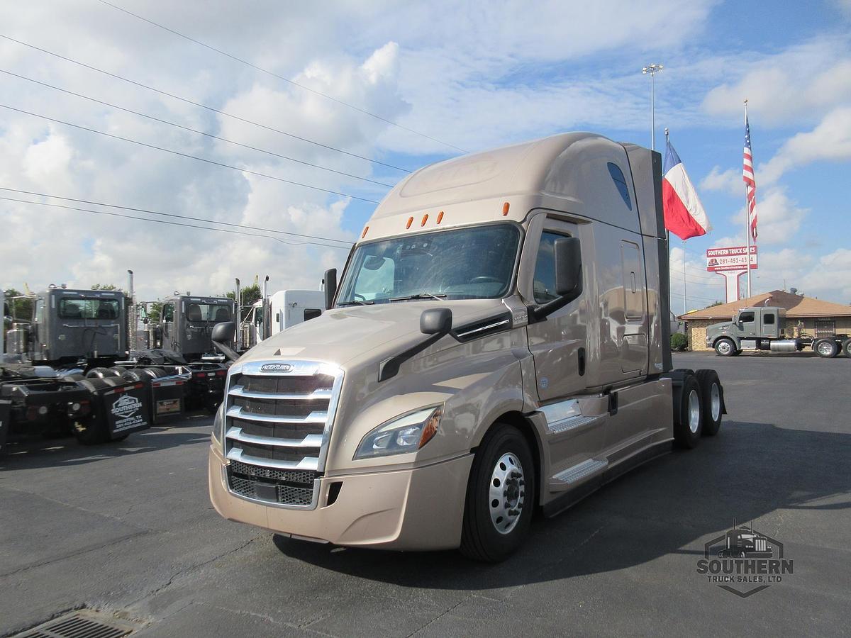 Used 2023 FREIGHTLINER CASCADIA 126