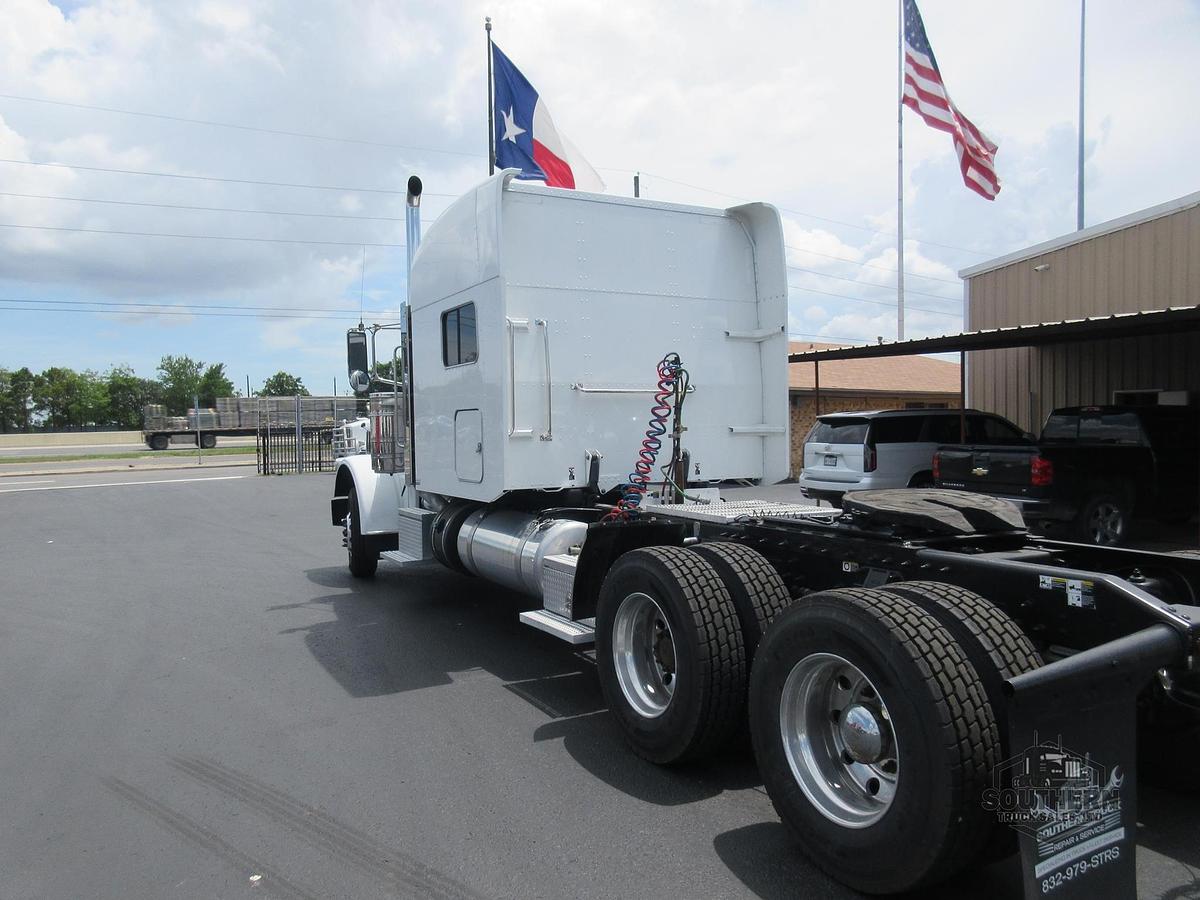 Used 2018 PETERBILT 389